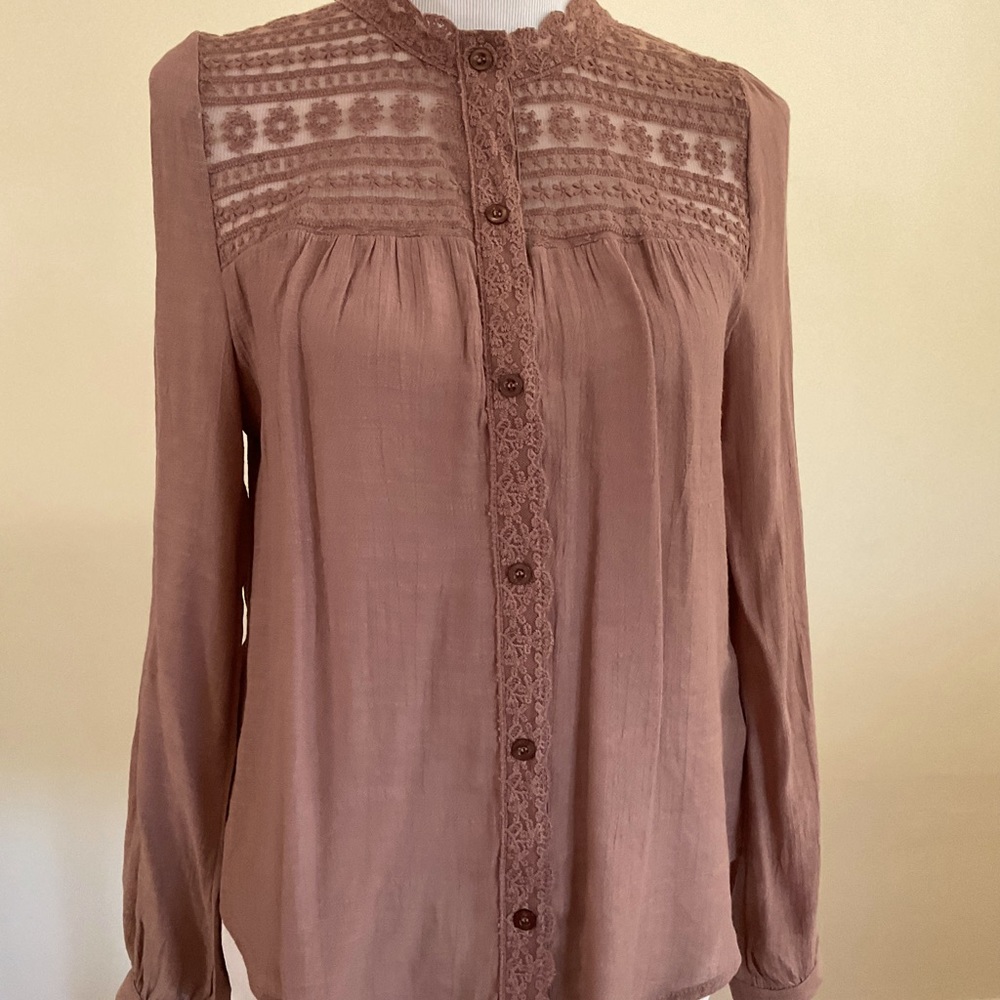 Womens E&M blouse